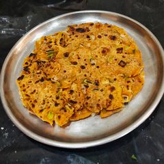 Jowar Masala Bhakri (Dodho) A picture of Jowar Masala Bhakri (Dodho).