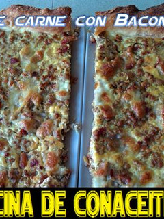 Una foto de Quiche de carne con jamón y bacon