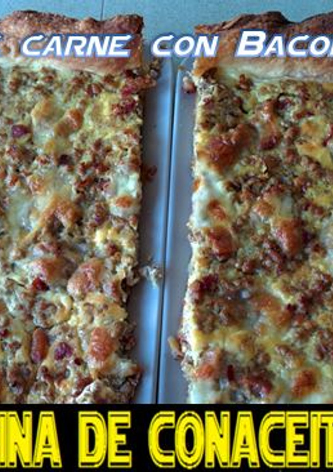 Una foto de Quiche de carne con jamón y bacon