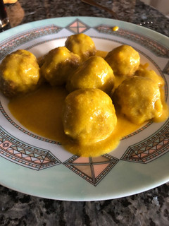 Una foto de Albóndigas con salsa de almendras
