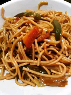 वेज चाउमीन (veg chowmein recipe in hindi) रेसिपी मुख्य फोटो