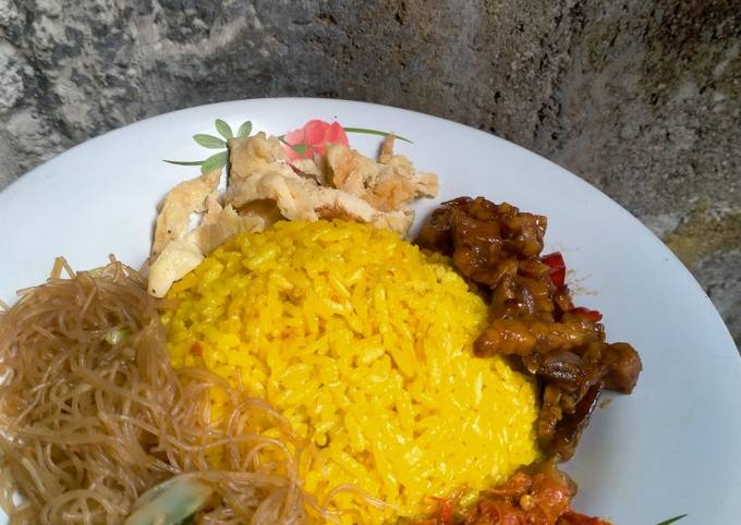 Nasi Kuning Magic Com