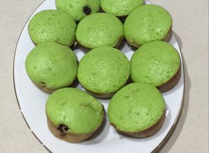 Foto resep Kue Cubit pandan isi choco chips+keju leleh dgn cupcake maker