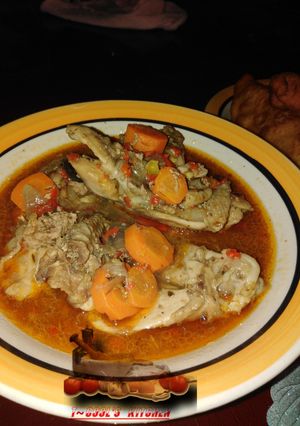 A picture of Chicken pp soup.