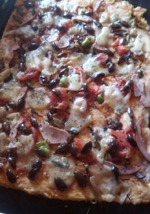 Una foto de Pizza en casa rica y fácil