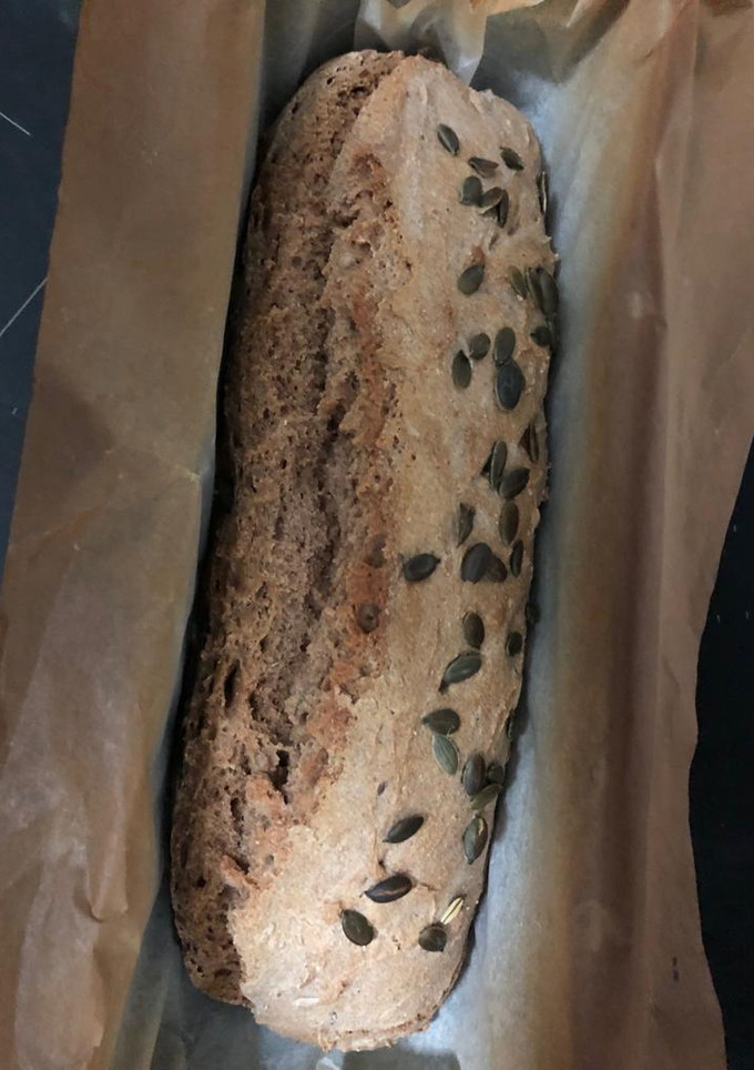 Una foto de Pan espelta integral y pipas