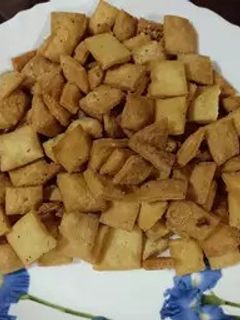 शंकरपाळी (Shankarpali Recipe In Marathi) रेसिपी चे मुख्य फोटो