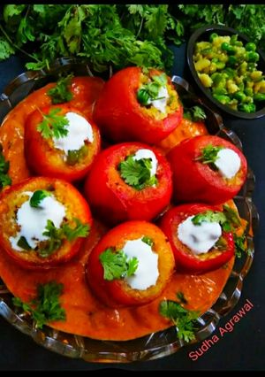 स्टफ्ड टोमेटोेै करी (stuffed tomato curry recipe in Hindi) रेसिपी मुख्य फोटो