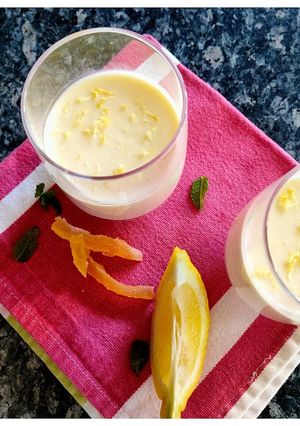 Une photo de Panna Cotta au Citron et au Limoncello