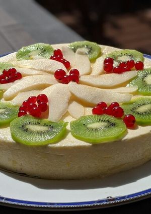 Une photo de Entremet poire et fruits d'été