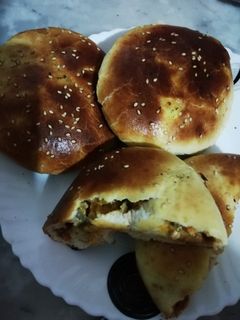 صورة لوصفة فطائر محشية بعجينة هشيشة 👍😋😋