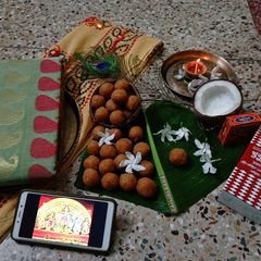 A picture of নারকোল নাড়ু.