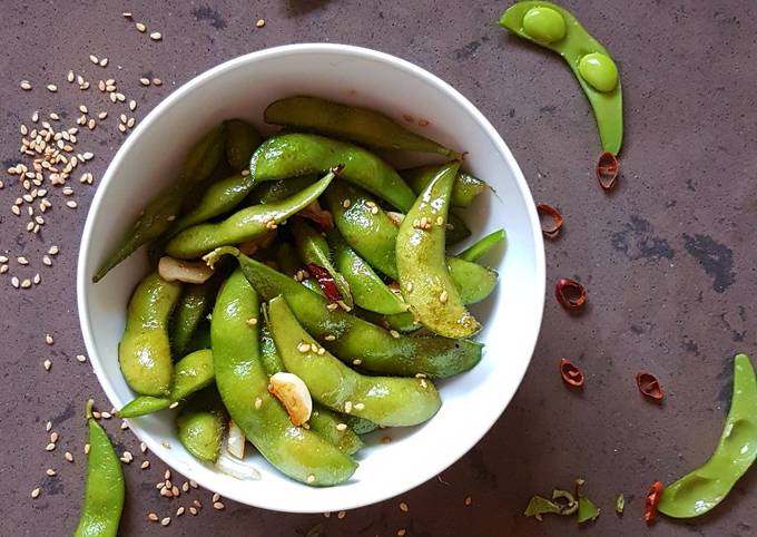 Edamame salteado Receta de Arantxabrujilla @arantxabrujilla - Cookpad