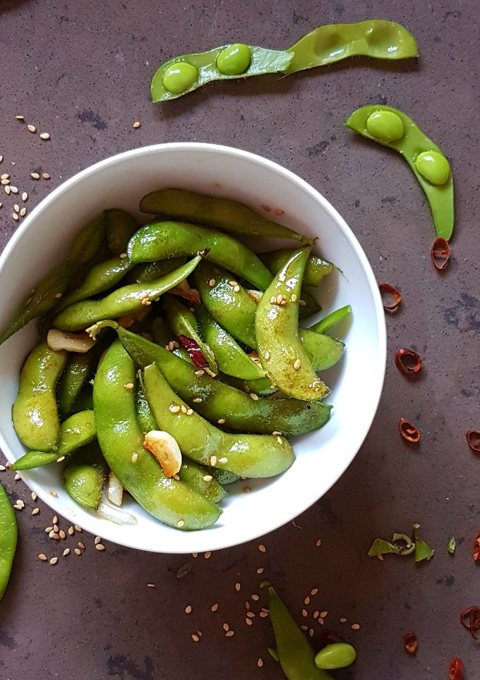 Una foto de Edamame salteado