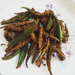 A picture of Crispy okra (bhindi).