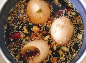 Hình của món Trứng ngâm nước tương.