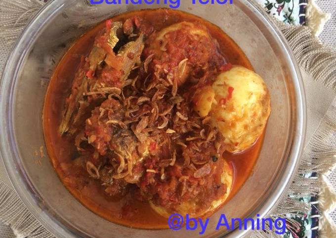 Bagaimana Menyiapkan Sak Bali Bandeng Telor, Enak