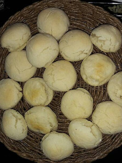 Una foto de Pão de Beijo (pão de queijo - pan de queso vegano)