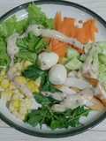 Salad sayuran baso ikan telur puyuh