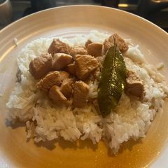 A picture of Filipino chicken adobo.