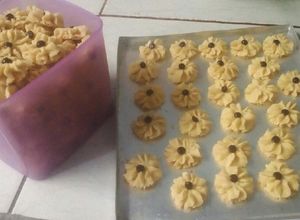 Foto resep Semprit mawar lembut dan lumer di mulut