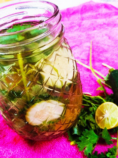 A picture of Corriender Cucumber Water.