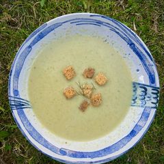 A picture of Thai Green Curry Asparagus Soup.