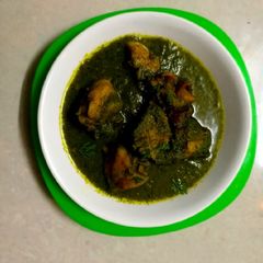 A picture of Hariyali chicken.