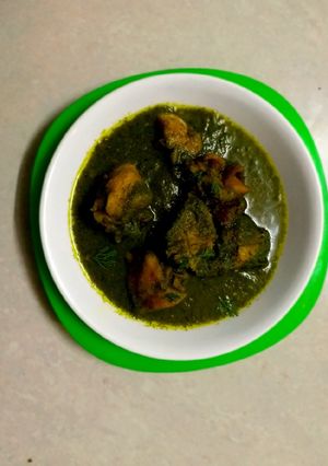 A picture of Hariyali chicken.