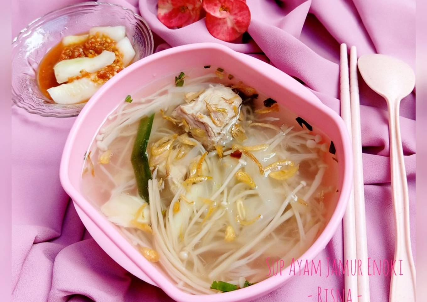 Sup Ayam Jamur Enoki