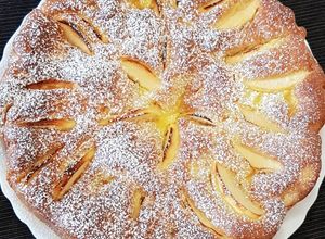 Foto di Torta di mele con la crema pasticcera