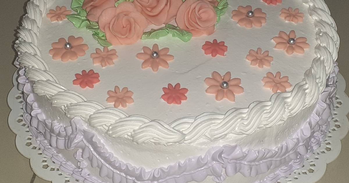 Torta decorada con merengue suizo Receta de Lorena Nuñez ??- Cookpad