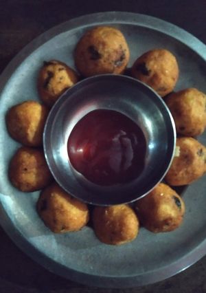 A picture of Potato bhalle.