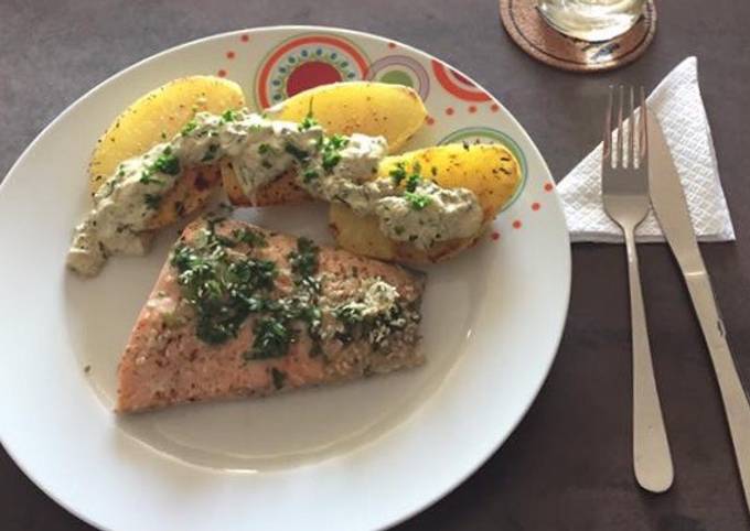 Salmón al horno con salsa de marisco Receta de Rodrigo Fuentes Valenzuela-  Cookpad