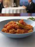 Pasta con Tomate, Salchicha, Ajo y Guindilla