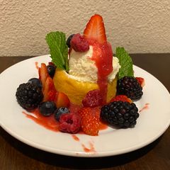 A picture of Wild Berry Shortcake.