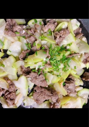 Hình của món Thịt Bò Xào Bầu.