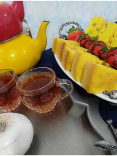 عکسی از دستور کیک زعفران و گلاب با مغز گردو و کشمش