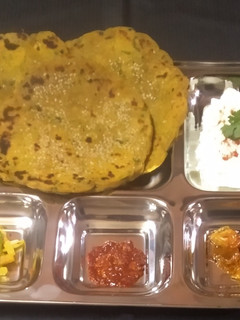 મેથી ના ઢેબરા (Methi Dhebra Recipe In Gujarati) રેસીપી મુખ્ય ફોટો