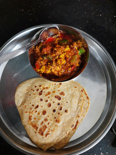 કઢાઈ પનીર (Kadhai Paneer Recipe In Gujarati) રેસીપી મુખ્ય ફોટો