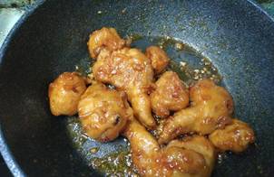 Cánh gà sốt chua ngọt (sweet and sour chicken wings)