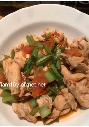 增肌減脂—蕃茄雞胸肉炒菜梗 的食譜成品照片