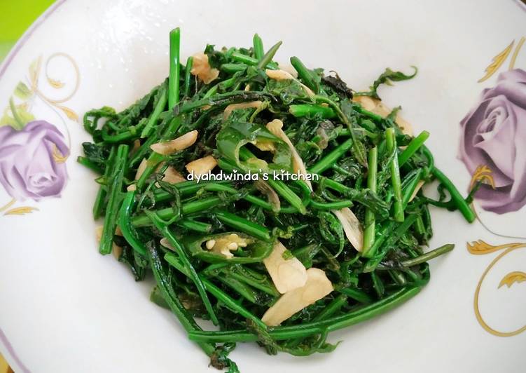 Tumis Pakis (kelakai)