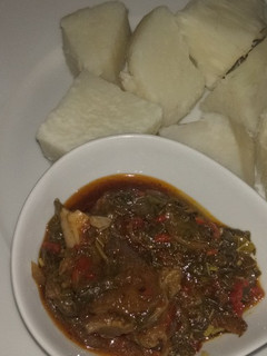 Dafaffiyar Doya da miyar ganye ainihin hoton girkin