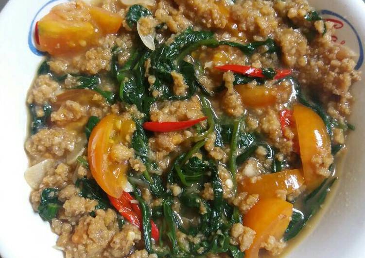Tumis kangkung oncom