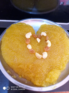 ரவா கேசரி (Rava kesari recipe in tamil) செய்முறை முக்கிய புகைப்படம்
