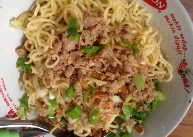 Bakmie / cwi mie babi (non halal)