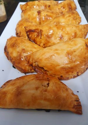 Una foto de Empanadillas con escalivada y bonito