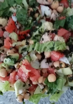 Una foto de Ensalada con garbanzos
