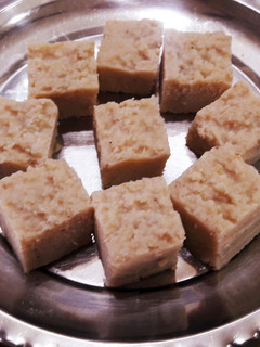 ब्रेड बर्फ़ी (Bread barfi recipe in hindi) रेसिपी मुख्य फोटो